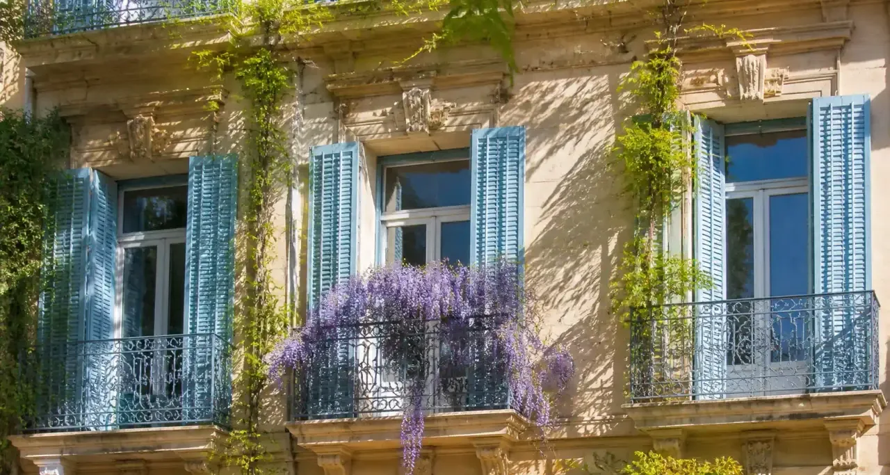 Façade haussmannienne du quartier des Beaux-Arts à Montpellier